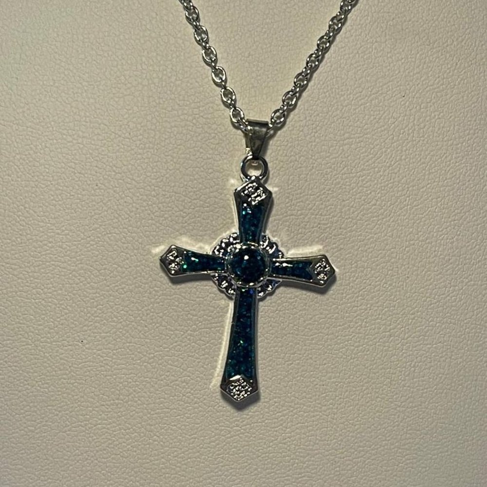Cross Charm Women's Necklace NEW